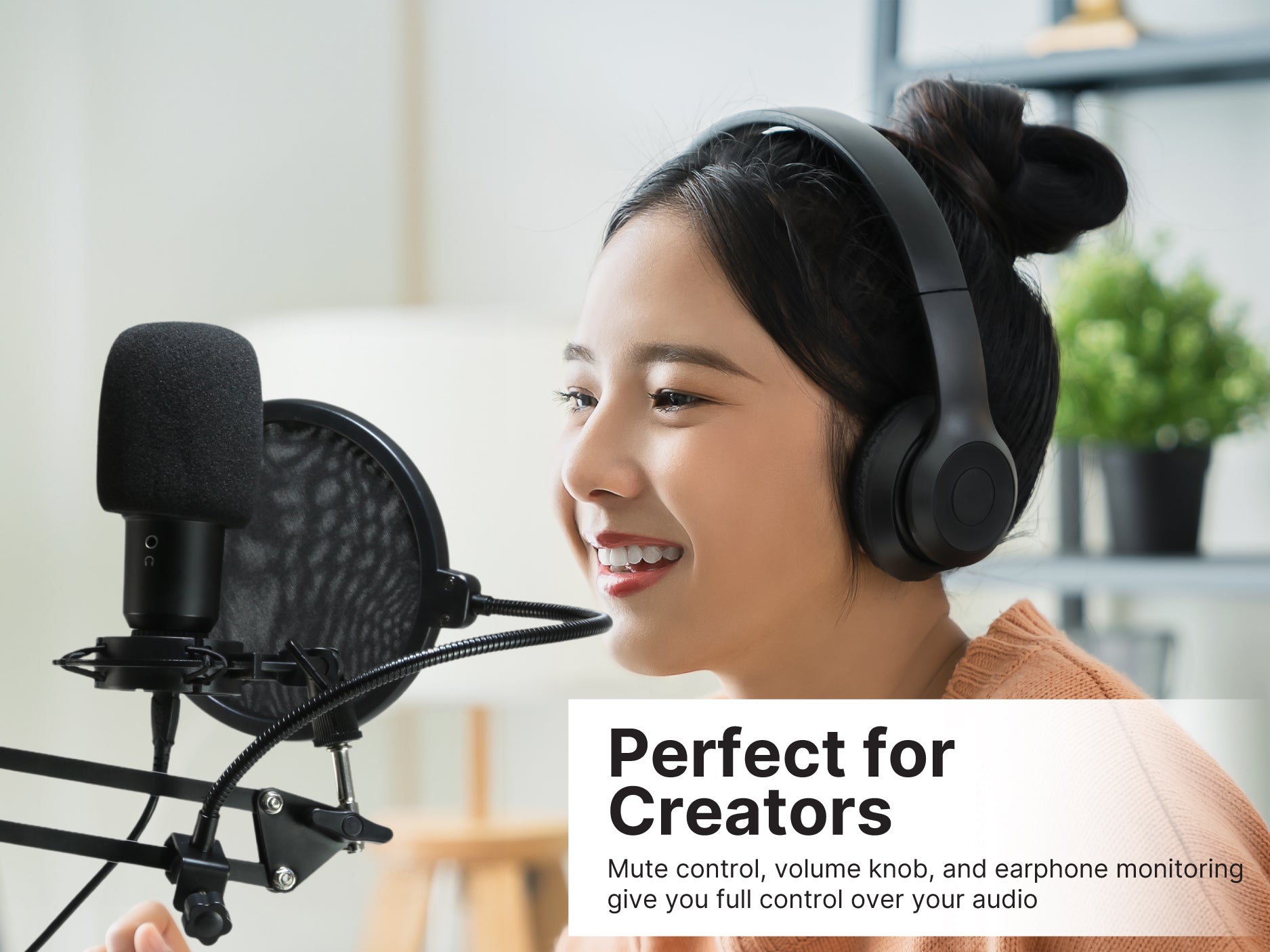 USB Gaming and Streaming Condenser Microphone
with Adjustable Arm, Pop Filter and Shock Mount