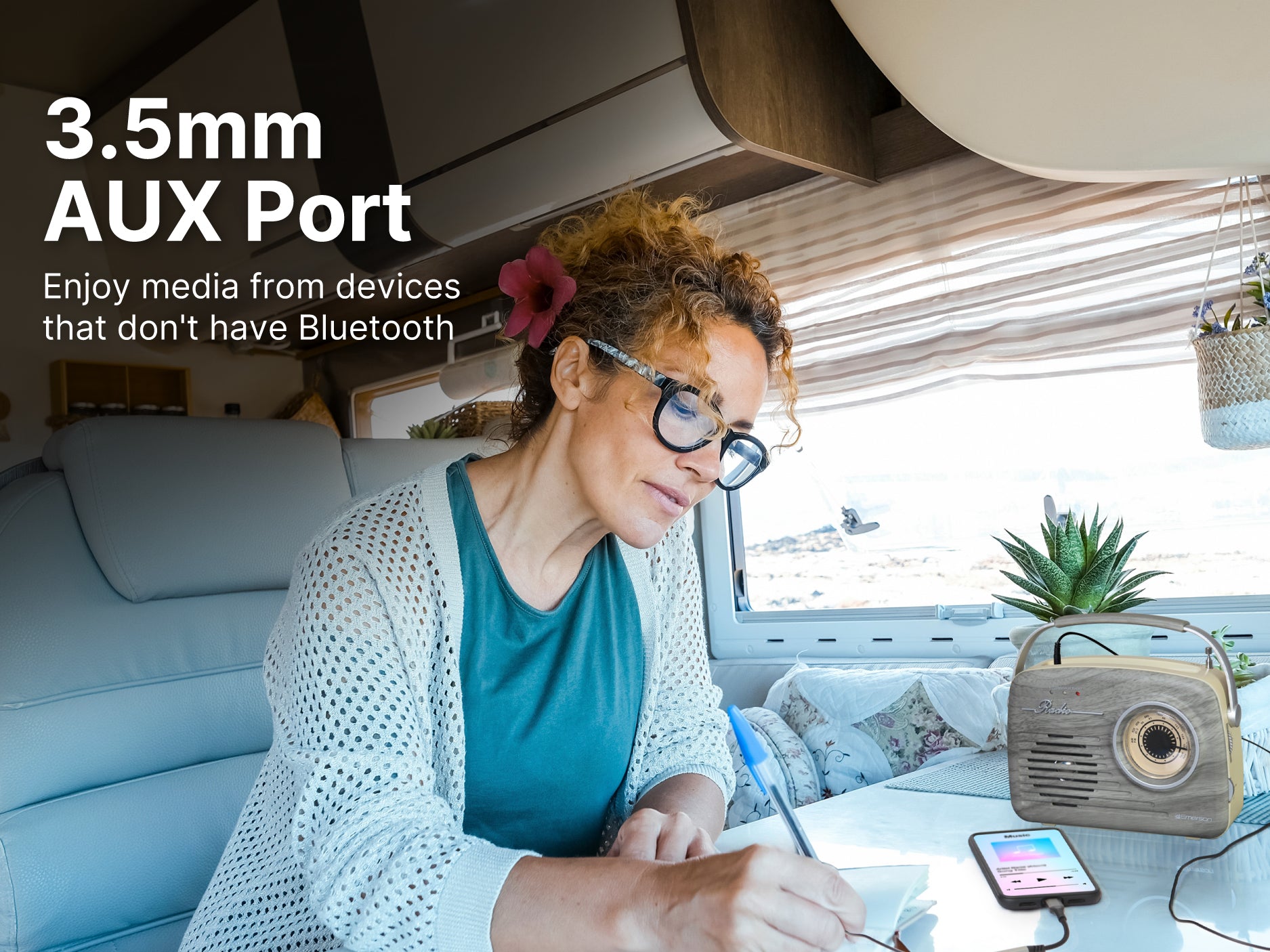 Portable Bluetooth® Retro Radio with Built-in Rechargeable Battery