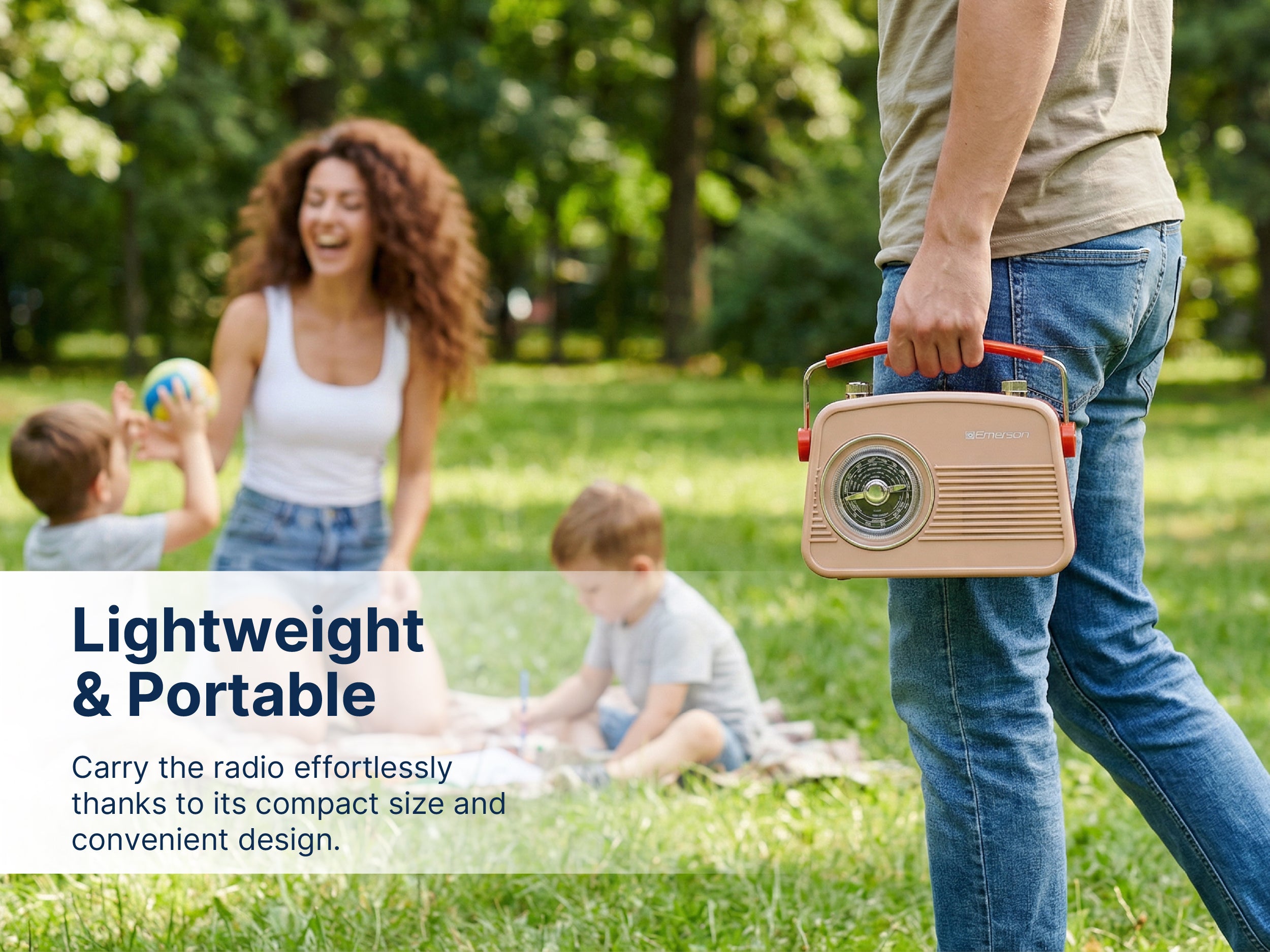 Emerson EAS-3009 retro radio — lightweight and portable with carry handle